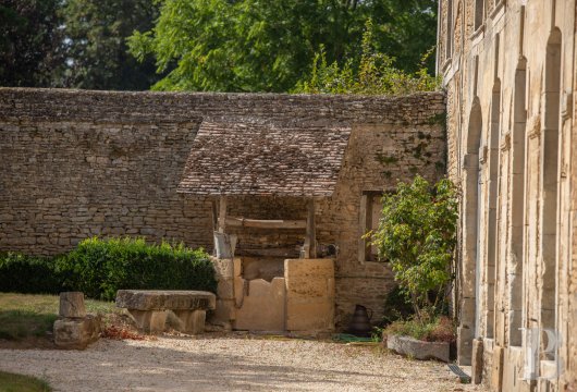 A château and its outbuildings in walled grounds to the north-east of Falaise, in Calvados - photo  n°7